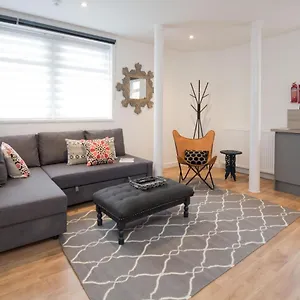 Blackbird Luxury 5 Apartment